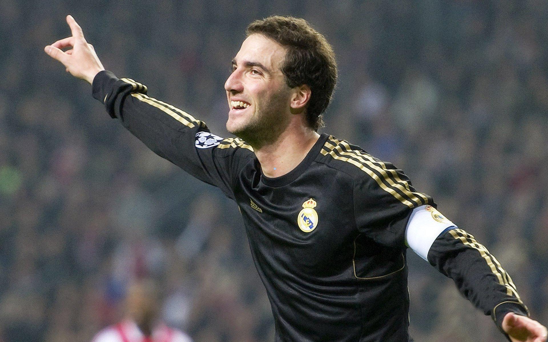 八年前安菲尔德之夜，利物浦4-3险胜曼城，张伯伦萨拉赫领衔七将破门铸就经典